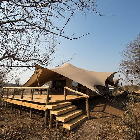 카사네 Tlouwana Camp 빌라 외부 사진